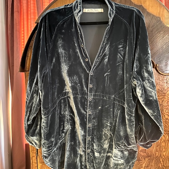 We The Free Summer Daydream Velvet Buttondown - Picture 6 of 6